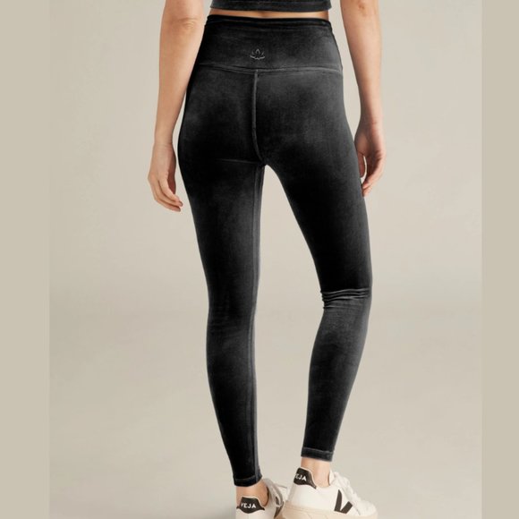Beyond Yoga 1066 Velvet Motion High Waisted Midi Legging - Picture 3 of 6